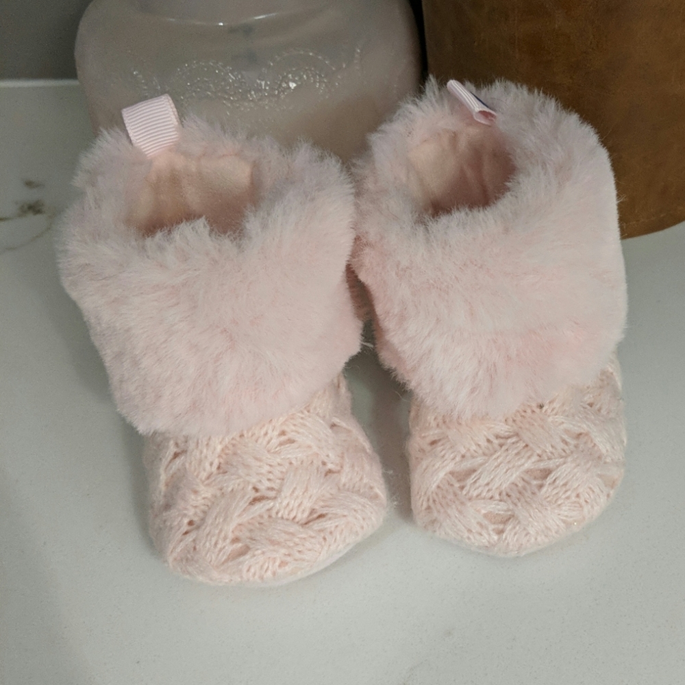 Pink baby girl slipper booties